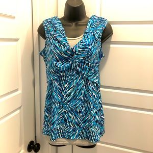 💖 Beautiful NWT Yvos sleeveless top! Size L 🏝